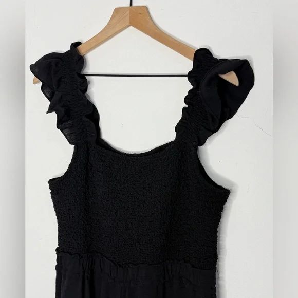 ✨ Hailey & Co. Black Smocked Ruffle Strap Wide-Leg Jumpsuit - Size M ✨ - Picture 3 of 4